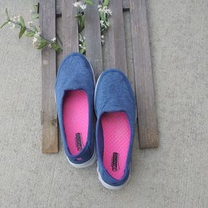 SKECHERS GoGaMat Blue Athletic Shoes